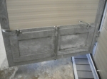  dettaglio esterno box cani del portaciotole girevole in acciaio zincato a caldo